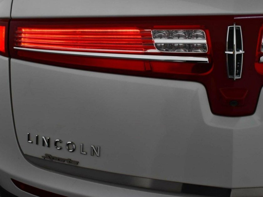 Lincoln MKT 2010