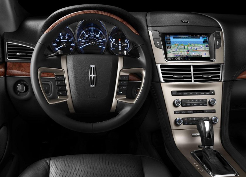 Lincoln MKT 2010