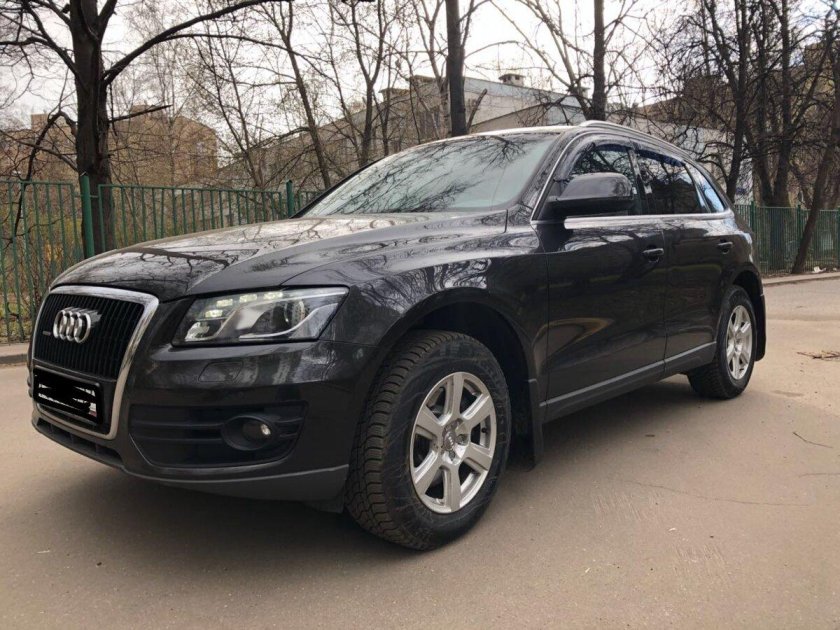 Темный Audi q5 2014