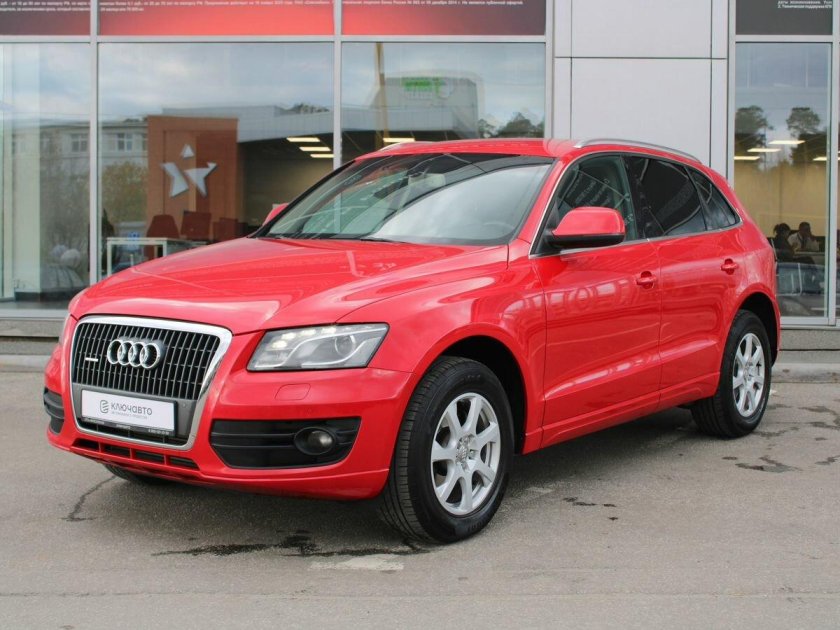 Audi q5 красная