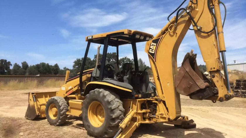 Экскаватор-погрузчик Caterpillar 420e