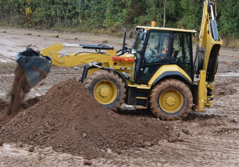 Экскаватор-погрузчик Cat 444f2