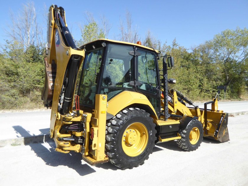 Экскаватор-погрузчик caterpillar 428