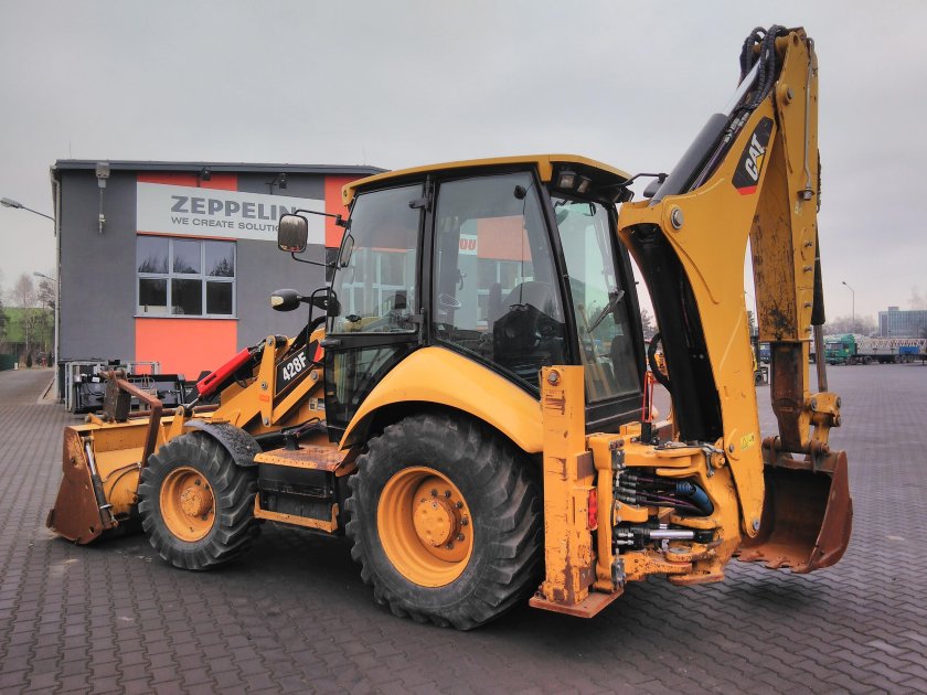 Экскаватор-погрузчик Caterpillar 428f2