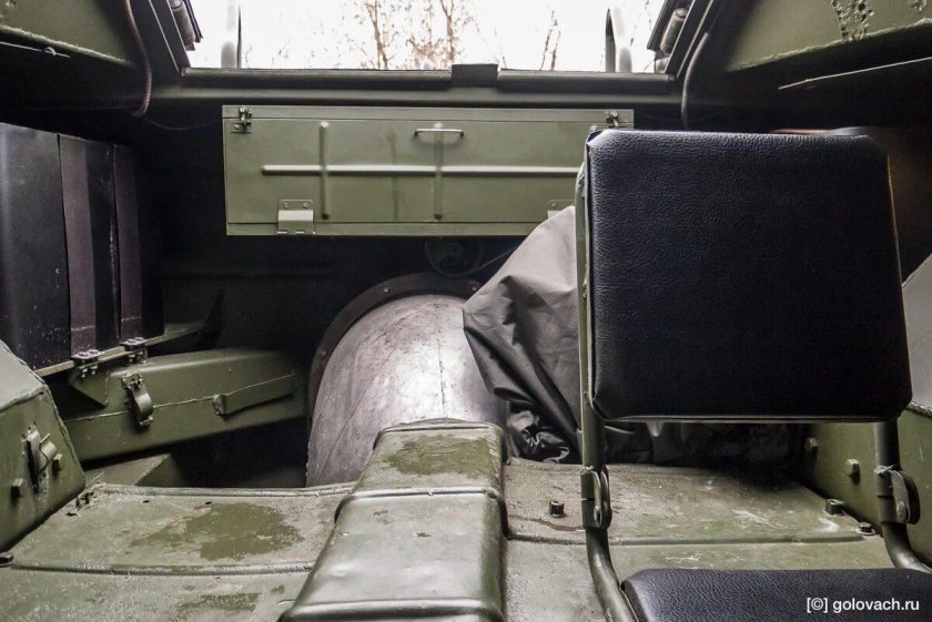 БРДМ-1 внутри
