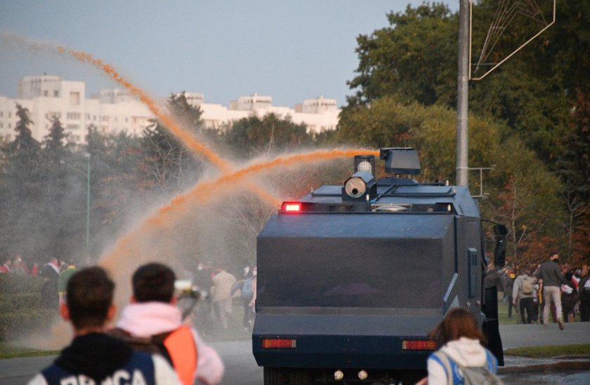 Водометы в полиции