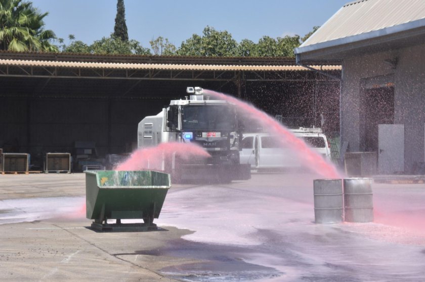 Водометы в полиции