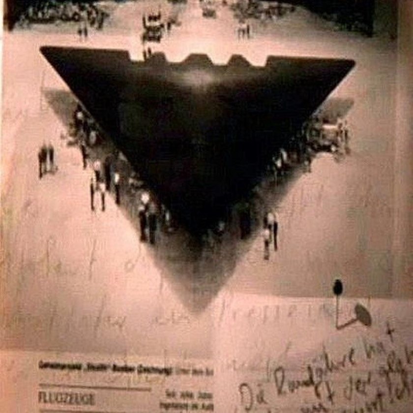 Самолет tr-3b Astra