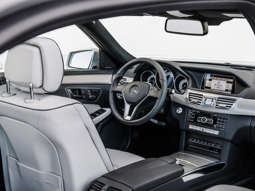 Mercedes Benz w212 Interior