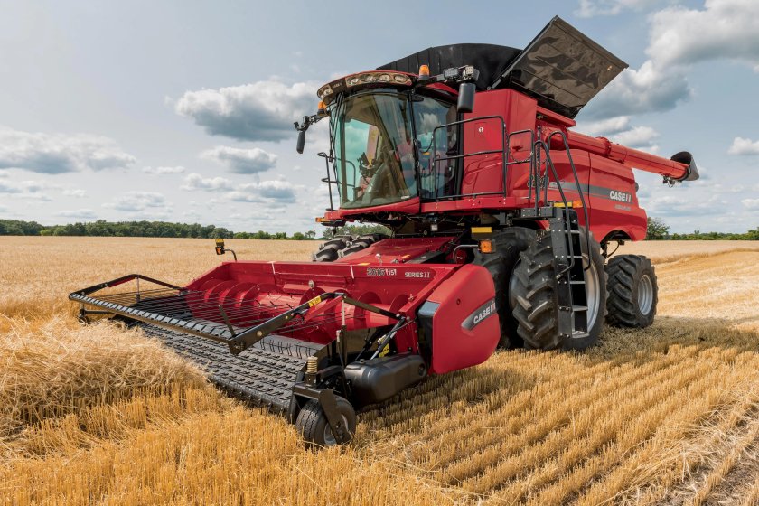 Комбайн Case IH 8240
