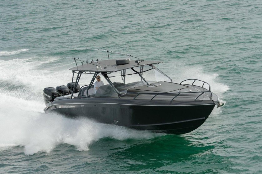 Катер Миднайт экспресс