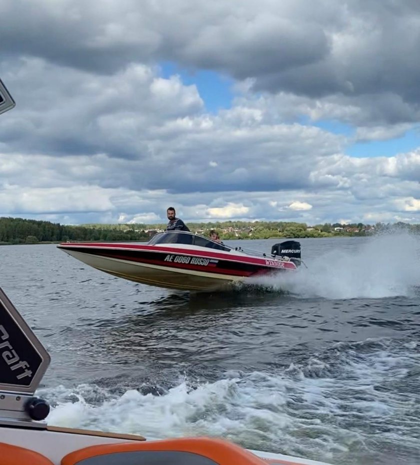 Лодка катер