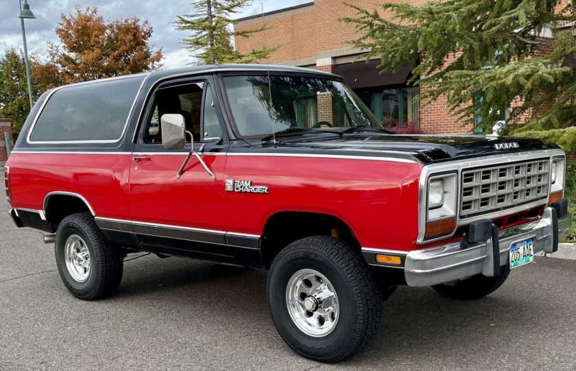 Dodge ramcharger