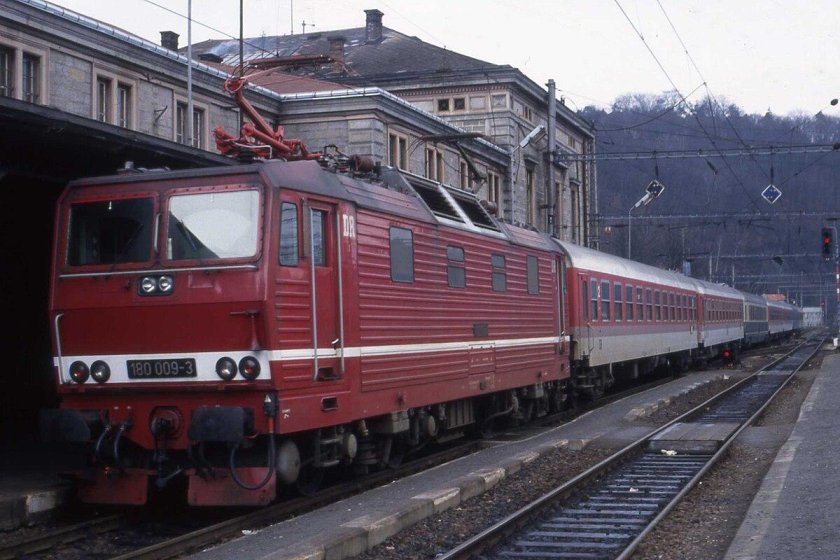 Электровоз Skoda e499