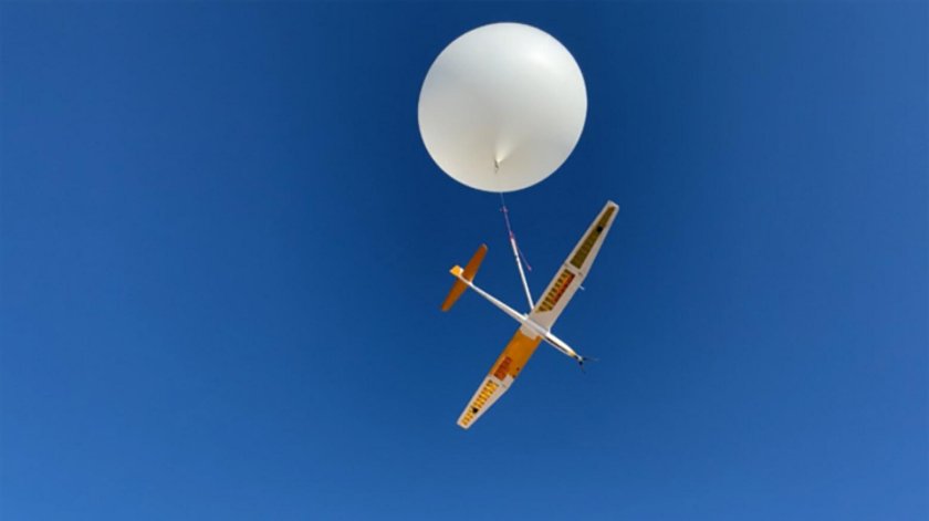 Планер в небе