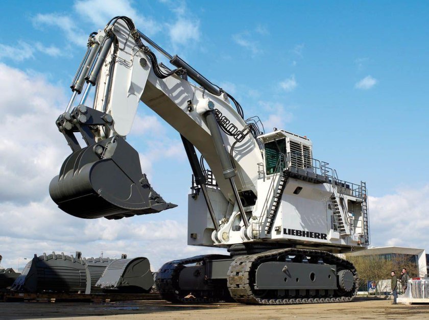 Liebherr r9800