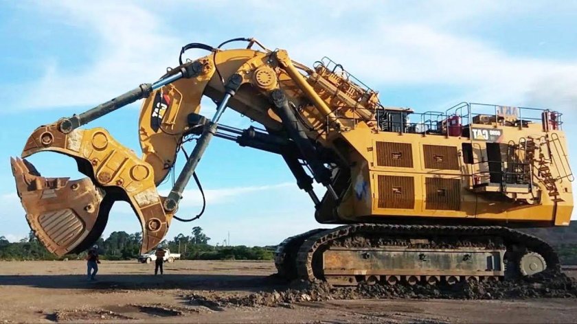 Caterpillar 6090 FS Excavator