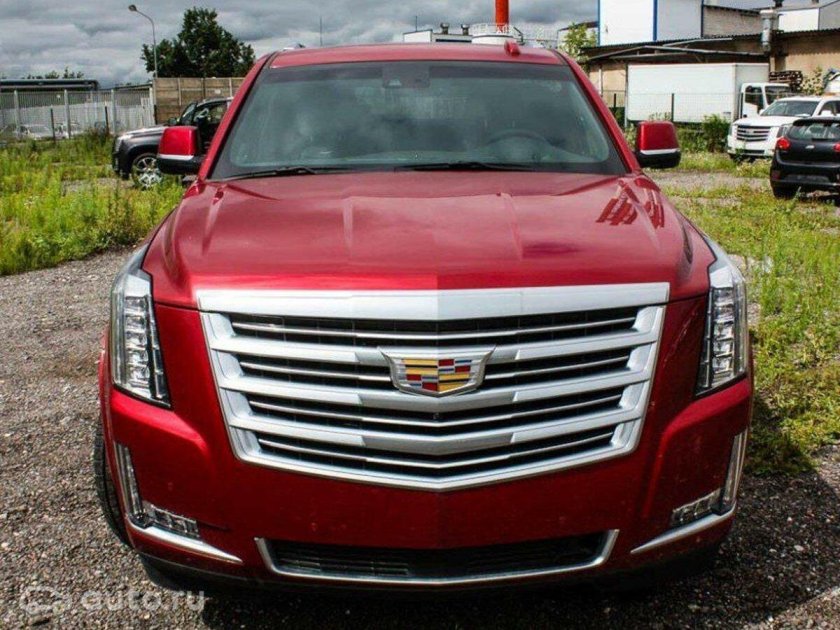 Кадиллак Эскалейд красный
