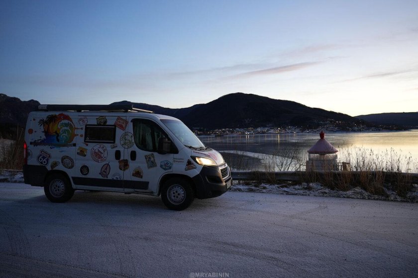 Внедорожный микроавтобус