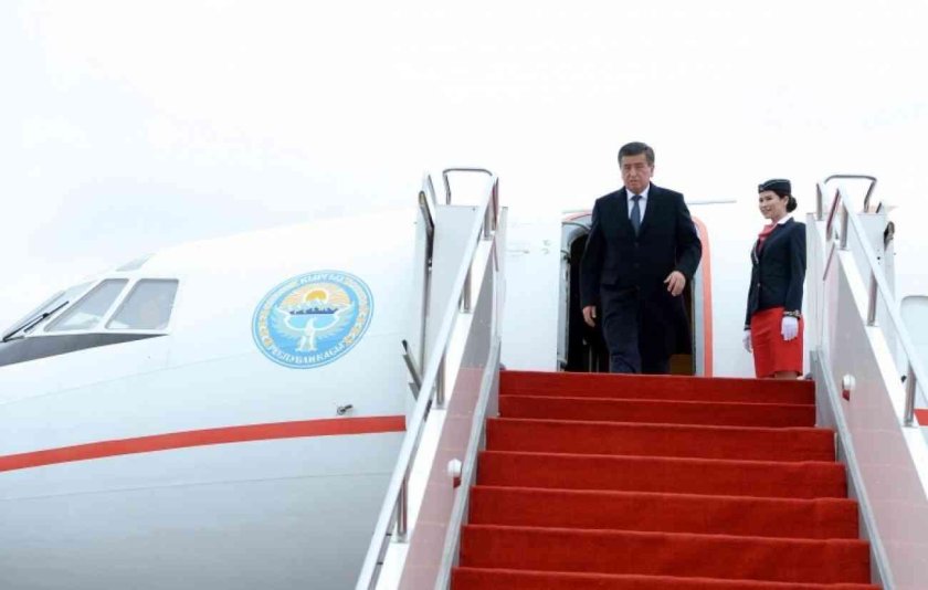 Сооронбай Жээнбеков самолет