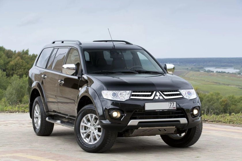 Джип Митсубиси Паджеро спорт
