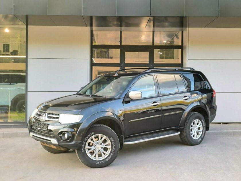 Mitsubishi pajero sport 2