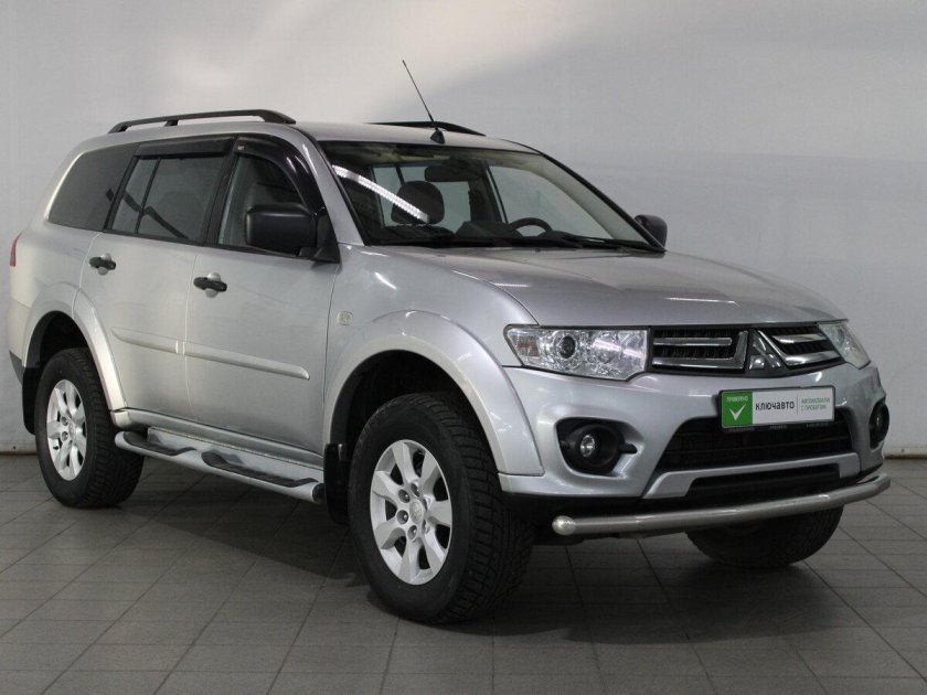 Mitsubishi pajero sport 2013