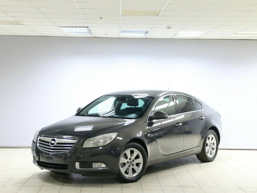 Opel Insignia серый