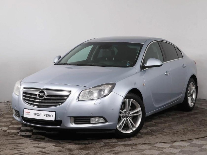Opel Insignia 2012 2.0 л 220 л.с