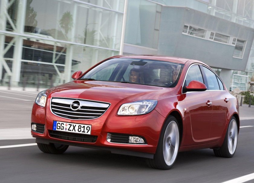 Опель Инсигния 1 поколение