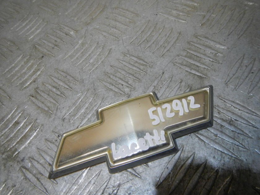 Эмблема Шевроле на багажник