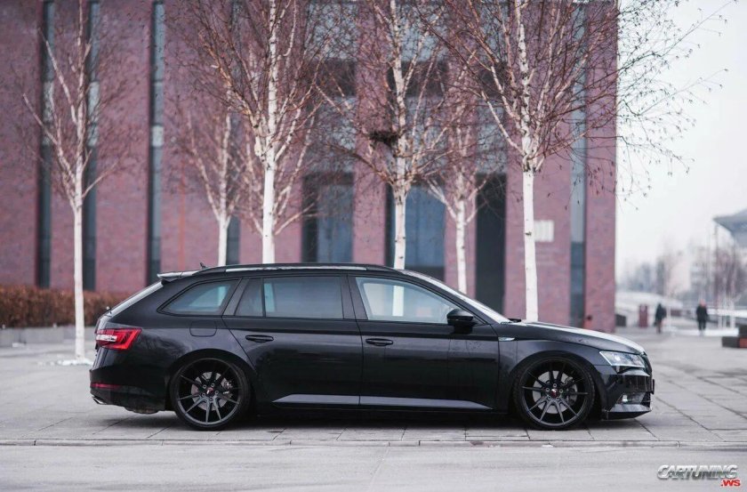 Skoda Superb stance Wagon