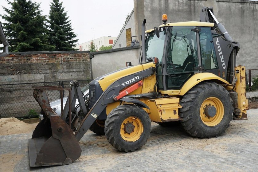 Экскаватор погрузчик Вольво bl71