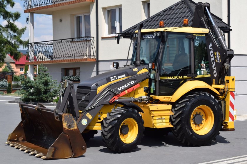 Volvo bl71b