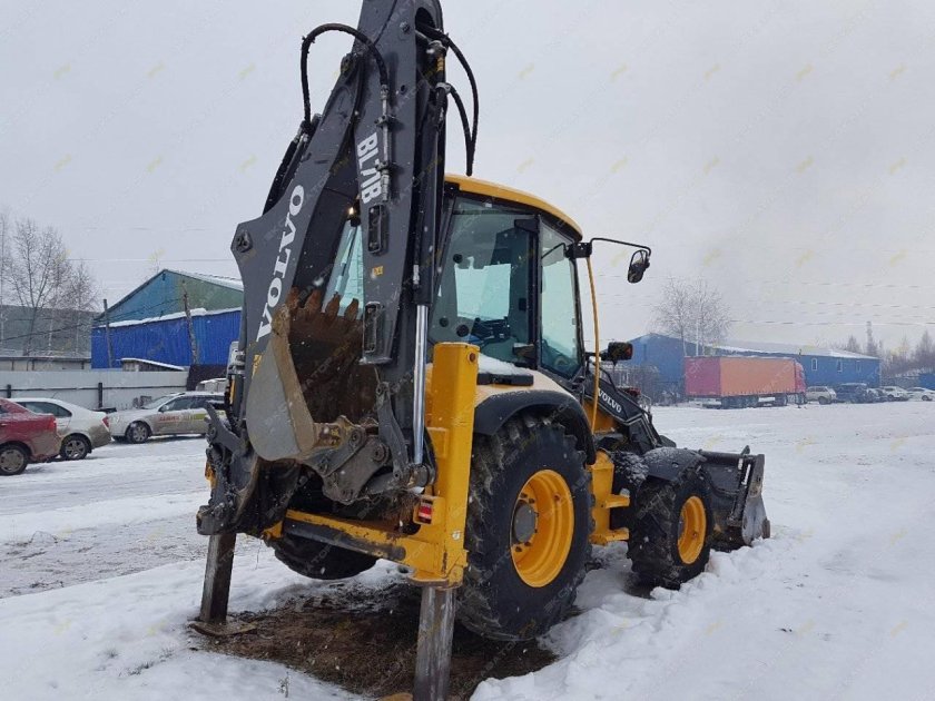 Экскаватор погрузчик Вольво bl71