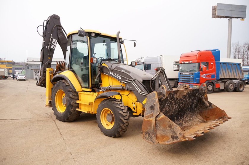 Экскаватор-погрузчик Volvo bl61b