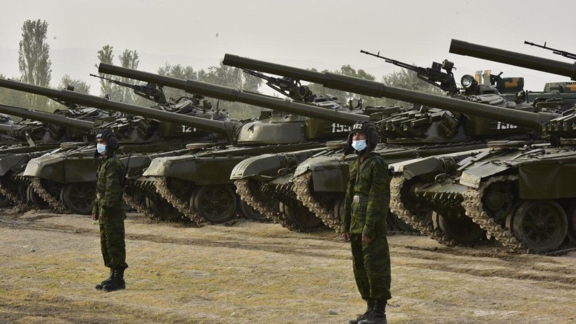 Армия Таджикистана танки