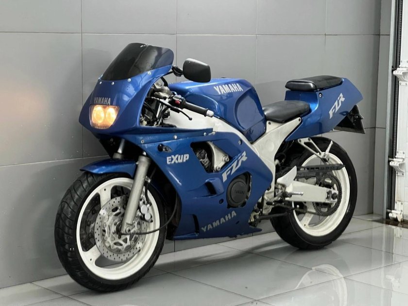 Yamaha fzr 600