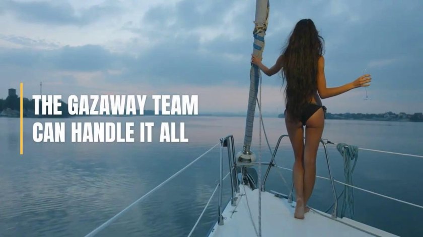 Девушка на яхте