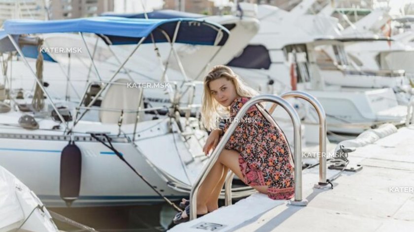 Девушка в порту