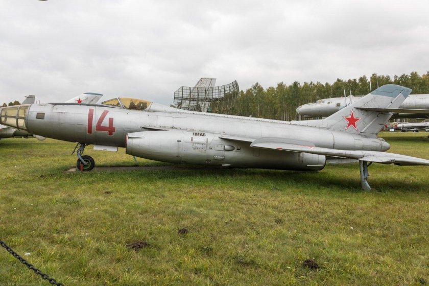 Самолет як 27р