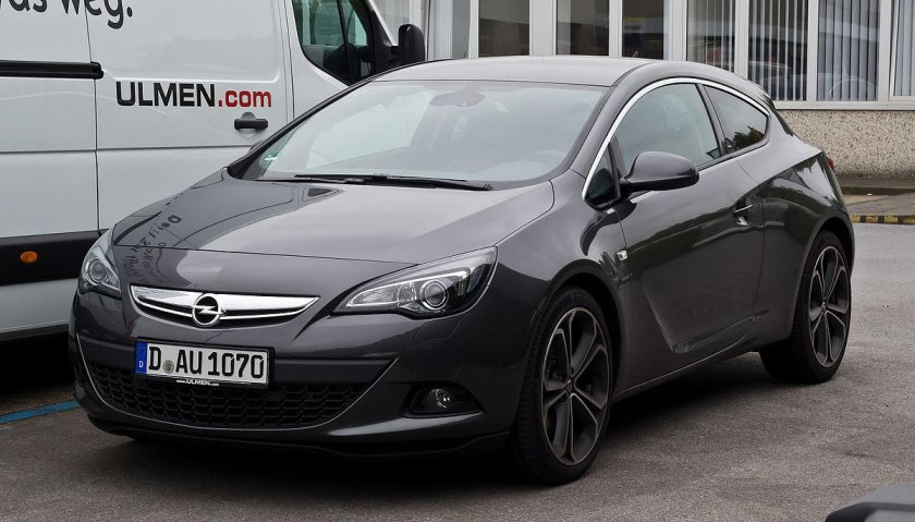 Opel Astra j GTC 2013