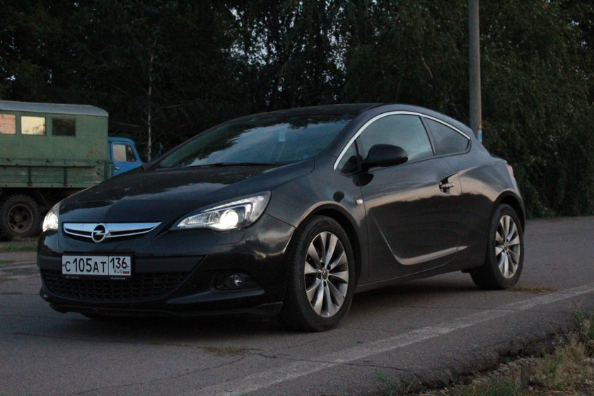 Opel Astra GTC 1.4