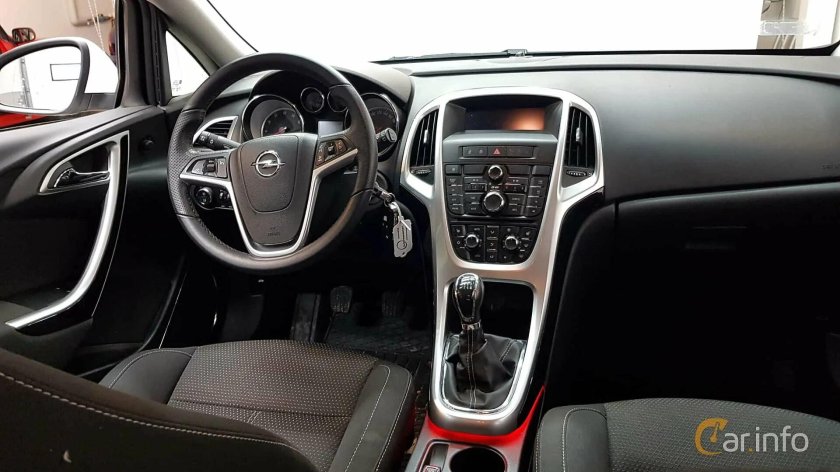 Опель Астра 2011 салон