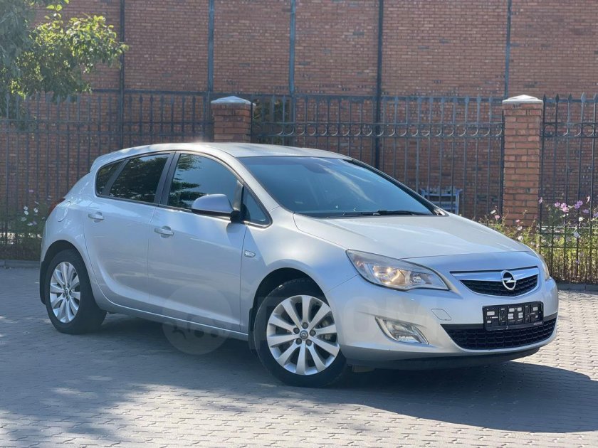 Opel astra 2012