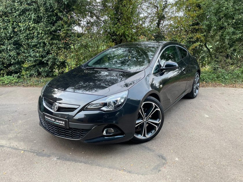 Opel astra gtc 2014 черный