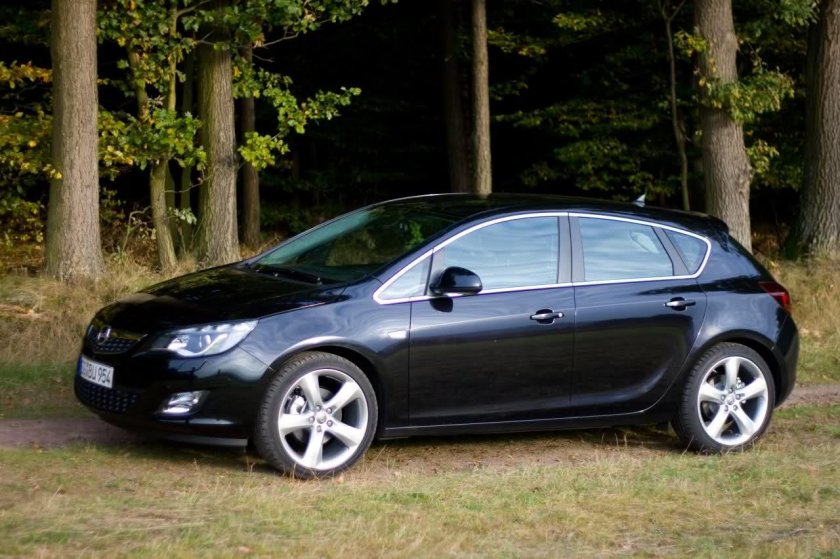 Opel Astra j 2010 1.6