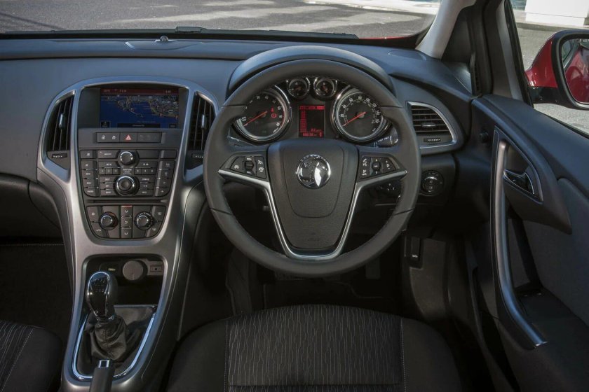 Opel Astra GTC салон