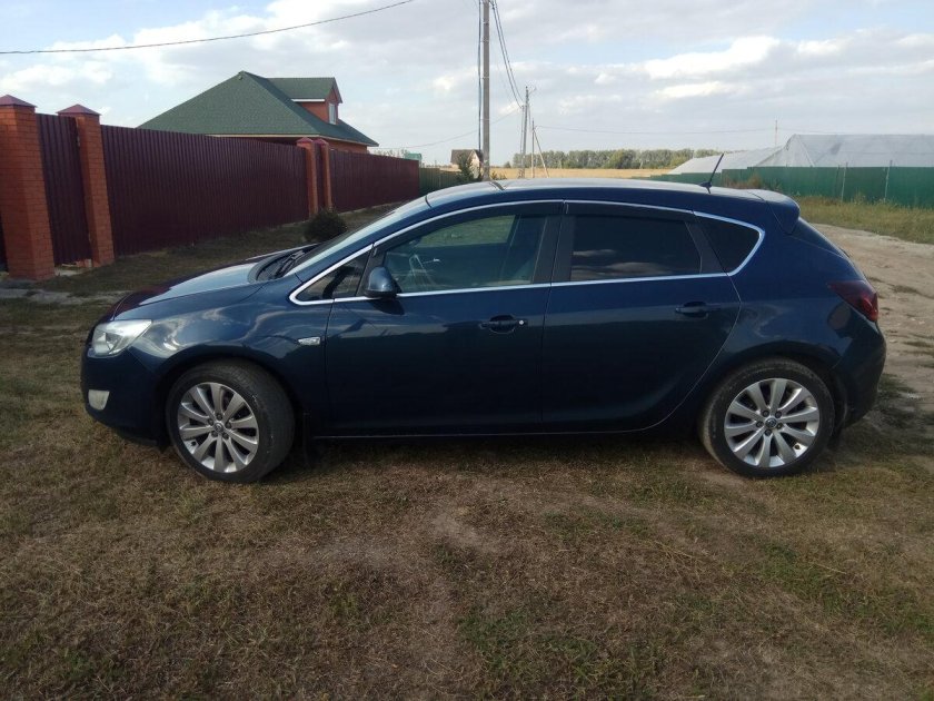 Опель Астра j 1.6 2011
