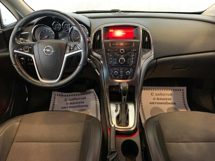 Опель Астра j 2011